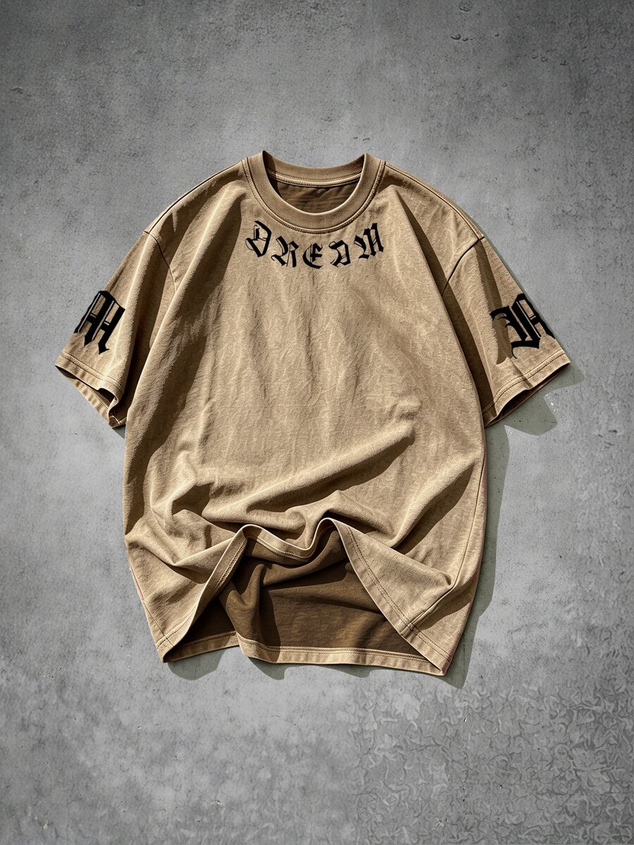 Manfinity EMRG Men's Gothic Letter Street Style Washed Cotton T-Shirt - Brown - View 1