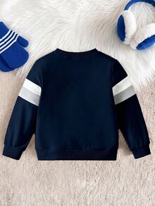SHEIN Genkimix Kids 1件小男孩休閒運動學院風街頭可愛酷炫恐龍印花拼色運動衫，適合日常穿著、上學、外出、運動，春夏穿搭，為男孩提供多種搭配選擇，增加服裝組合多樣性，整體設計簡約優雅，舒適時尚，穿著舒適且展現休閒時尚形象，是男孩衣櫥中實用又時尚的童裝選擇 - 藏蓝色 - 查看 2