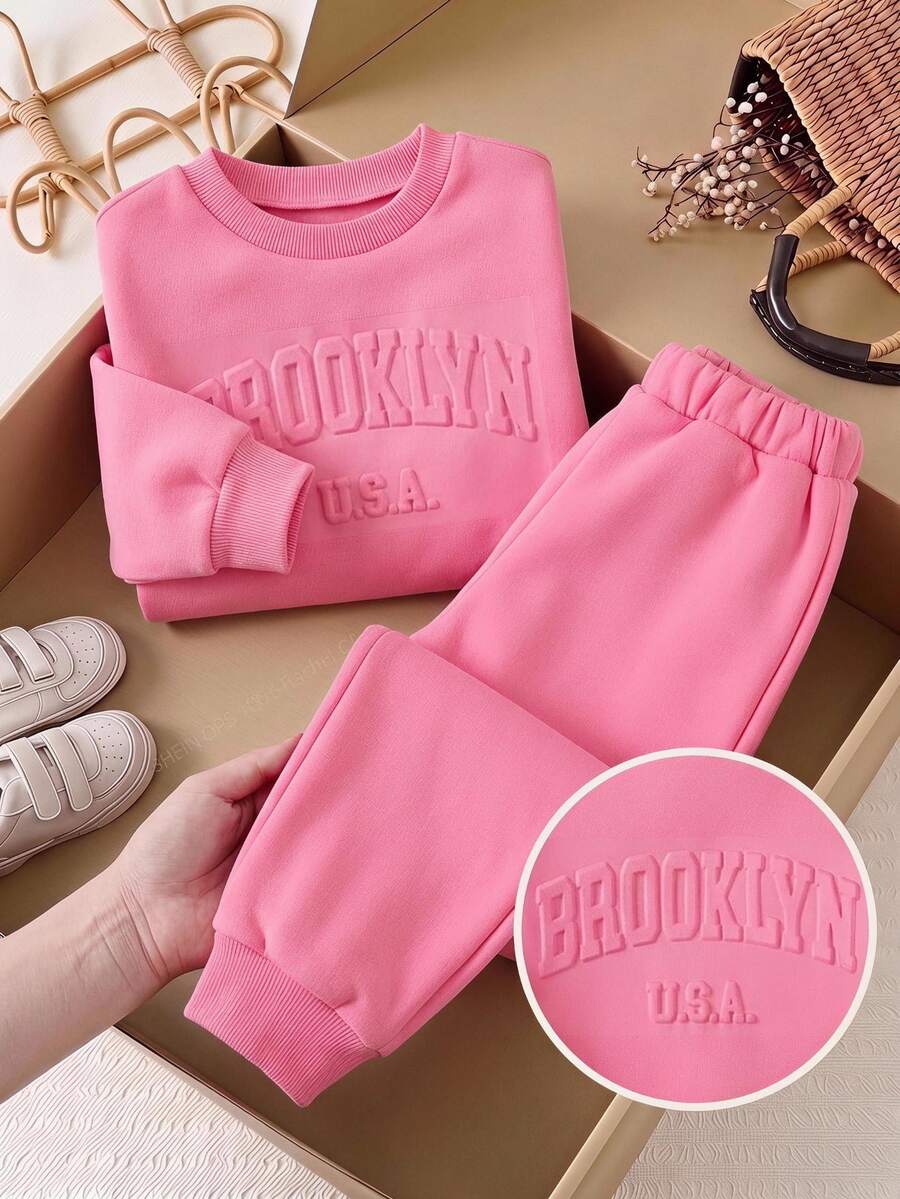 Bộ phối đồ bé gái trẻ trung áo nỉ và quần dài màu hồng in dập nổi 3D phong cách thường ngày, quần áo mùa đông cho bé gái - Màu Hồng Tươi - Xem 1
