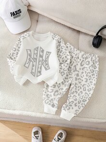 SHEIN 2pcs Baby Boys Casual 3D Letter Print Crew Neck Fleece Sweatshirt And Matching Fleece Sweatpants Set, Suitable For Autumn/Winter - Multicolor - View 3