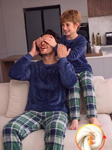 2件組 男童時尚秋冬新款純色圓領長袖上衣，搭配簡約藍綠格紋長褲，雙面法蘭絨毛絨圖案印花居家休閒睡衣 - 彩色 - 查看 4