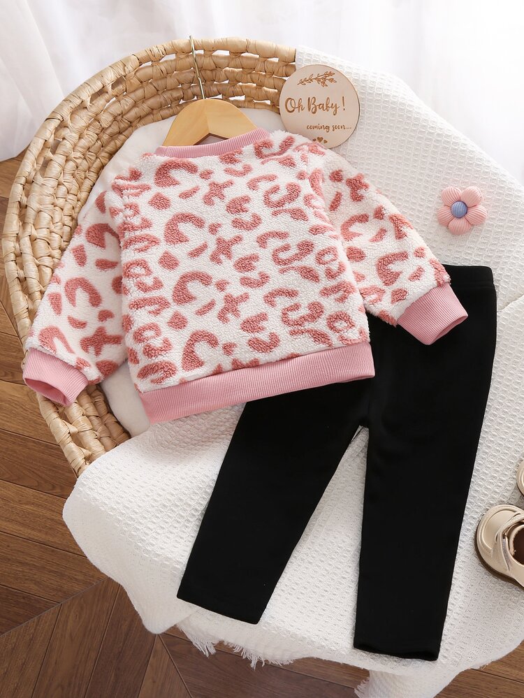 SHEIN Playful Pals 2pcs Toddler Girls Sweatshirt Pants Set Cute Sweet Pink White Leopard Print Fuzzy Plush Long Sleeve Birthday Party Fall Winter Holiday Trim - Pink - View 4