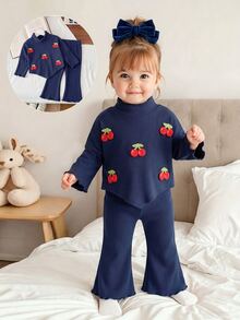 SHEIN Playful Pals 2件組幼女上衣與喇叭褲套裝，可愛海軍藍櫻桃貼布，羅紋針織長袖小立領，生日派對家庭里程碑冬季假期穿搭 - 藏蓝色 - 查看 6