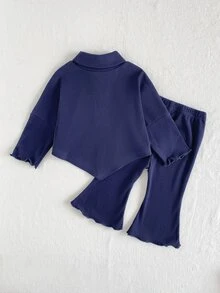 SHEIN Playful Pals 2件組幼女上衣與喇叭褲套裝，可愛海軍藍櫻桃貼布，羅紋針織長袖小立領，生日派對家庭里程碑冬季假期穿搭 - 藏蓝色 - 查看 2