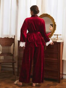 Côtesoire طقم بيجامة مقاس كبير ببنطلون وأكمام طويلة وياقة، بتصميم رومانسي أنيق من جنوب فرنسا مع دانتيل وتفاصيل ملونة متداخلة - عنابي اللون - مشاهدة 2