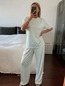 DAZY 2件組甜美碎花寬鬆短袖T恤與寬鬆直筒長款睡褲套裝，女款夏季居家睡衣套裝 - 綠色 - 查看 6