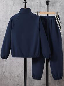 SHEIN Little Byeori 兒童青少年男孩休閒韓系寬鬆運動戶外全開襟立領海軍藍夾克與慢跑褲2件套，適合秋冬，休閒運動風 - 藍色 - 查看 3