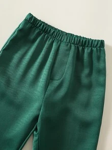 SHEIN 2件組男嬰秋冬綠色無袖背心開襟衫與鬆緊腰長褲套裝，百搭舒適，適合生日派對、洗禮、1歲生日慶祝、晚宴、表演、婚禮、聖誕節及其他場合 - 綠色 - 查看 7
