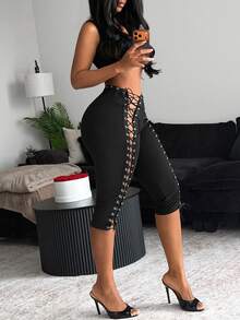 SHEIN BamGlam 2026春季女款新款性感露背細肩帶設計七分長褲街頭時尚風 - 黑色 - 查看 4