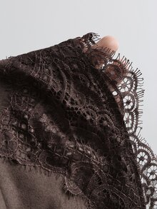 SHEIN x Luisa Sonza Sweetra 法式優雅復古麂皮棕色時尚蕾絲拼接休閒設計慵懶早春新款辣妹高端女款裙 - 棕色 - 查看 5