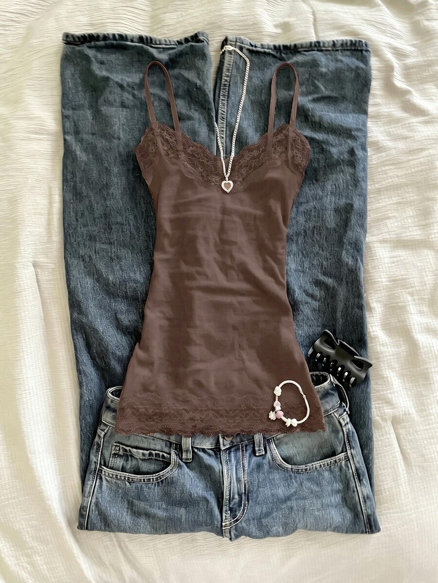IslaSuriya Women's Lace Patchwork Fitted Camisole - Coffee Brown - View 1