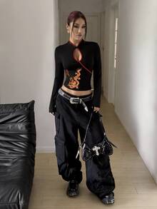 StreetHx 女士秋冬杏色新款中国风纽扣装饰龙纹印花修身舒适街头风Y2K复古2000年代风格立领长袖T恤 - 黑色 - 查看 6