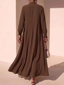 Linhara CURVE فستان ماكسي نسائي كاجوال طويل بأكمام طويلة وزخرفة أزرار على شكل ضفدع بأسلوب جديد مقاس كبير للاستخدام اليومي - شوكولاته بني - مشاهدة 2