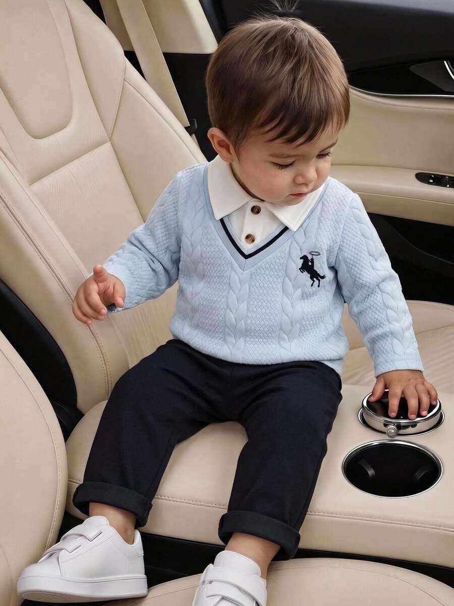 SHEIN Playful Pals 2件組幼兒男童波羅領長褲套裝 學院風 嬰兒藍 粗針編織 2合1長袖波羅領 輕便 生日派對 秋季保暖 周歲馬