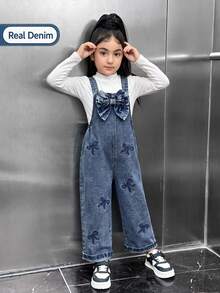 SHEIN Genkimix Kids 女童牛仔吊帶褲 四季時尚百搭設計 復古西部牛仔女孩 中藍色 胸前3D大蝴蝶結配淺藍色刺繡 夏季款 - 中等水洗藍 - 查看 5