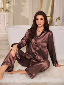 LuxeNights 純色仿絲長袖長褲睡衣套裝 - 棕色 - 查看 7