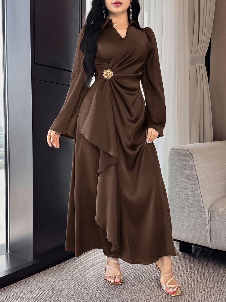 Modelyn 女士优雅纯色交叉领开衩喇叭袖金属花卉垂褶连衣裙 - 咖啡棕 - 查看 5