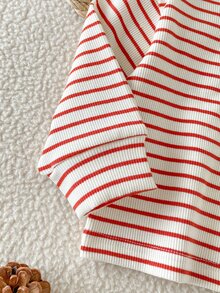SHEIN 2件組女嬰秋冬紅色條紋圓領長袖T恤，附3D草莓貼布與配套長褲，休閒可愛甜美韓風套裝，適合上學、外出等多種場合 - 紅色 - 查看 9