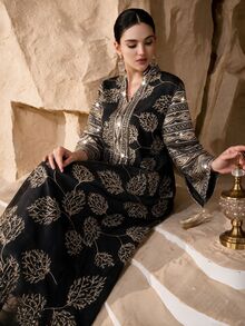 Al Najma Women's Elegant Craft Fabric Tassel Decor Loose Long Robe - Black - View 6