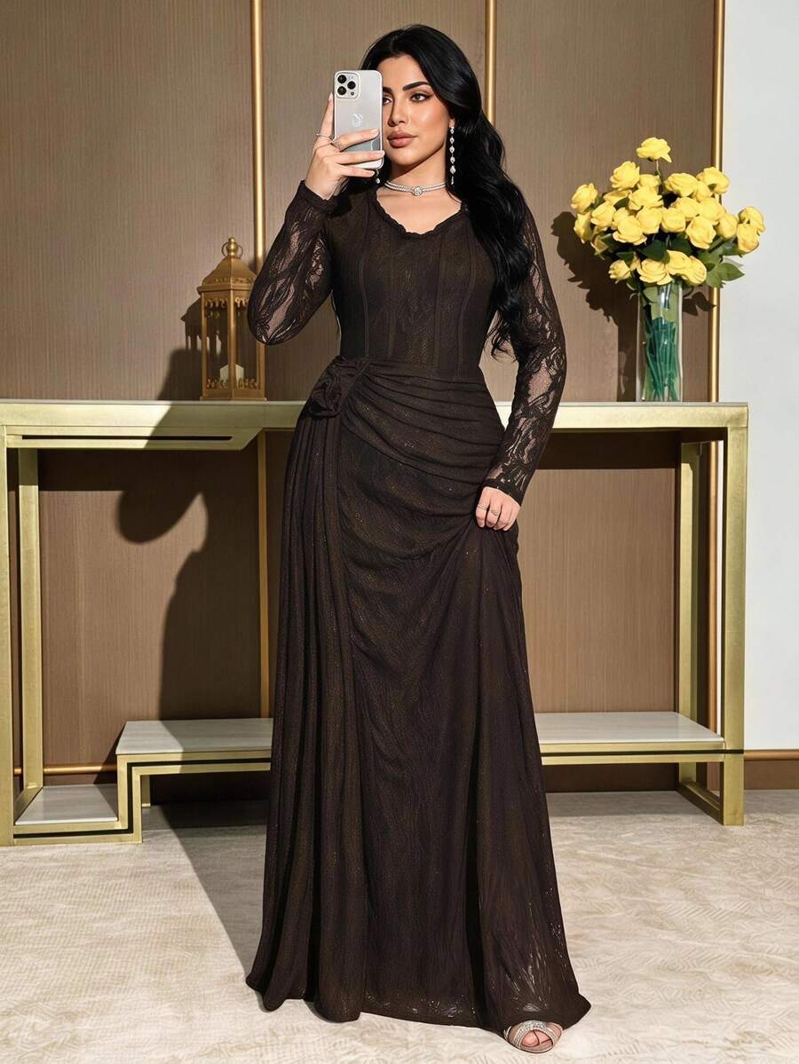 Modelyn 大尺碼女款V領長袖百褶優雅蕾絲洋裝 - 咖啡棕 - 查看 1