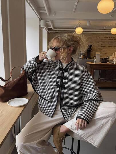 SHEIN Frenchy Mantel Wanita Musim Gugur/Jubah Lengan Panjang Motif Houndstooth Hitam Putih dengan Kancing Lipat Cina, Mantel Wanita, Atasan Peplum Elegan untuk Kantor dan Sehari-hari