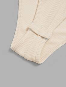 Selianne Bodysuit Lengan Panjang Slim Fit dengan Tekstur Bergaris Aprikot, Leher Persegi, Bagian Depan Berpilin, dan Gesper Logam - Aprikot - View 6