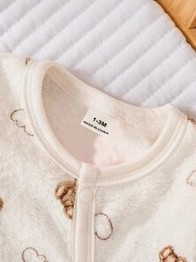 SHEIN 1件裝秋冬新生兒居家連身衣 可愛熊絨毛休閒簡約長袖包屁衣 連腳爬行服，舒適，送給新生兒的最佳禮物 - 白色 - 查看 4