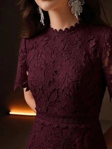Anewsta 新款耐穿鏤空蕾絲刺繡設計女款洋裝，適合日常穿著、約會與晚宴派對 - 酒紅色 - 查看 1