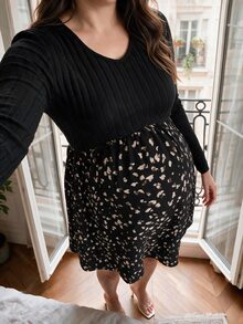 GentleRue Maternity فستان حمل مقاس كبير بياقة على شكل حرف V وأكمام طويلة مضلعة مع تصميم رقعات وزهور صغيرة، خريف/شتاء - الأسود - مشاهدة 7