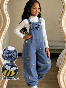 SHEIN 女童長褲牛仔吊帶褲 春/夏/秋/冬 復古中藍色牛仔 黃色白色刺繡大蝴蝶結 寬鬆直筒版型 - 藍色 - 查看 8