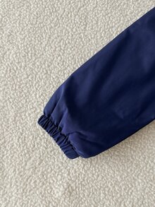 SHEIN Playful Pals 男童一件式加厚抓絨內裡海軍藍字母印花時尚街頭復古休閒極簡連帽長袖拉鍊夾克，適合4-7歲男孩冬季日常穿著，適用運動、外出及開學季等多種場合 - 藏蓝色 - 查看 6