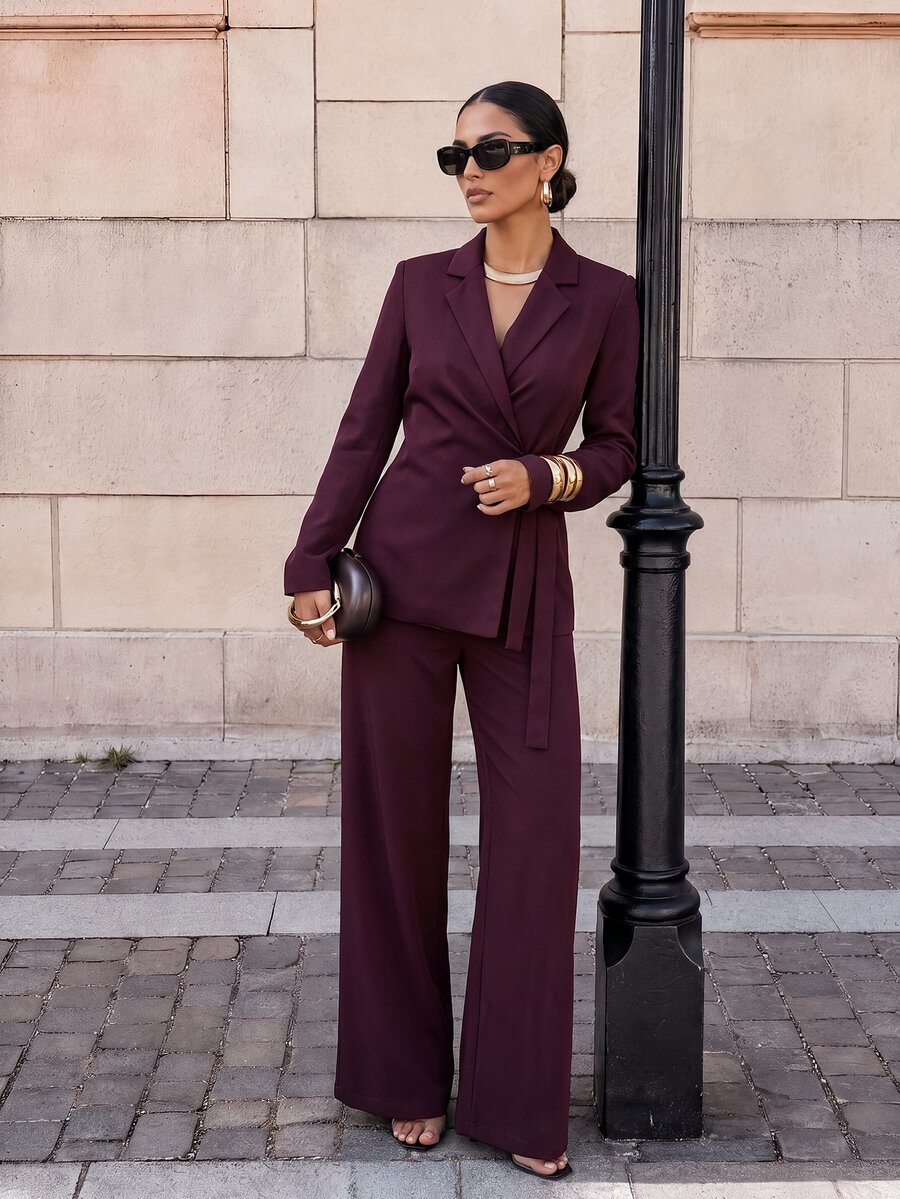 Silquee This Versatile Dark Red Twill Suit For Women-Suitable For Autumn And Winter-Features A Belted, Notch-Lapel Blazer And Trousers, Making It Ideal For
