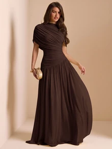 SHEIN BAE CURVE فستان أنيق للنساء ذوات الحجم الكبير بلون موحد وياقة واقفة وأكمام قصيرة بتصميم جناح الخفاش مع طيات - قهوة بني - مشاهدة 4