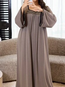 Al Najma Plus Size Women's Lace Patchwork Cuff Arabian Dress - Grey - View 7