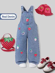 SHEIN Playful Pals 女童可愛滿版草莓印花牛仔吊帶褲，淺洗藍色，甜美時尚寬鬆寬腿連身褲，幼兒可愛拍照風休閒長褲 - 淺色水洗藍 - 查看 6