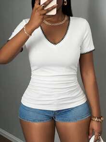 Slaydiva Casual Minimalist Seashell Craft Contrast Color V-Neck Plus Size White T-Shirt - White - View 6