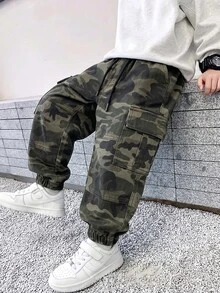 SHEIN Boys Casual Army Green Multicolor Camo Cargo Denim Jeans, Multi-Pocket Elastic Drawstring Cuffed Pants, Streetwear Everyday Versatile Long Pants - Army Green - View 1