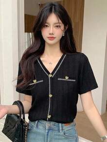 DAZY 女士短袖单排扣 V 领撞色休闲针织上衣夏季 - 黑色 - 查看 1
