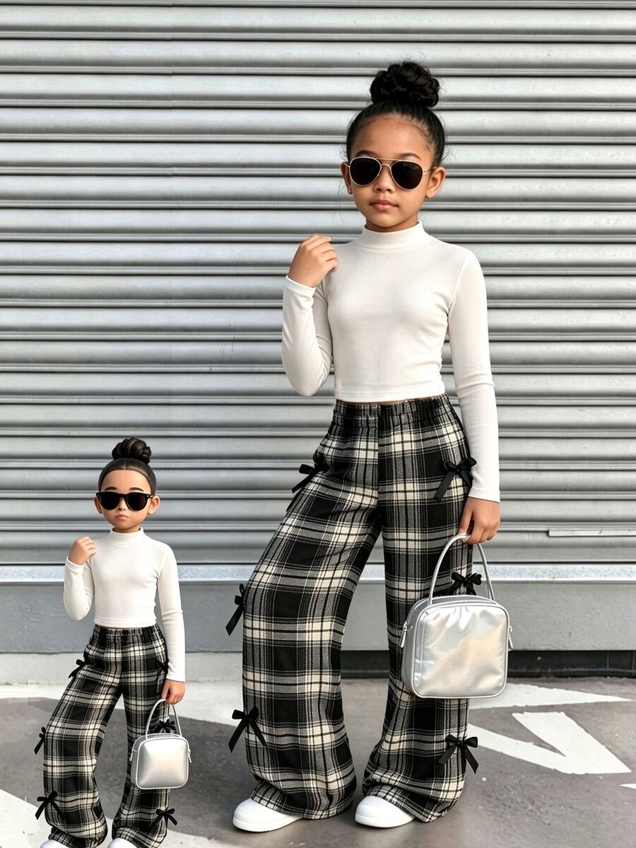 SHEIN 2件組女童街頭風可愛時尚個性黑白立領長袖T恤搭配蝴蝶結白色大格紋印花長褲 - 杏色 - 查看 1