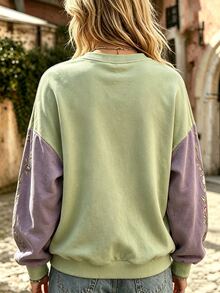 SHEIN LUNE 女款復古1950年代哥德波希米亞風運動衫，拼接花卉套頭衫，休閒街頭穿搭，紫色與G印花，海灘度假秋季款 - 彩色 - 查看 2