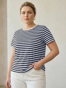 MOTF PREMIUM 經典條紋圓領短袖女款T恤 春夏新款 寬鬆拼接色大尺碼上衣 - 藍白色 - 查看 5