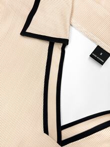 SHEIN 女款拼色 Polo 領羅紋針織連身內衣，修身長袖底層，法式黑白包邊翻領，高彈力收腰塑形內著，奶油白對比邊 V 領 Polo 針織連身衣，直條紋顯瘦 - 彩色 - 查看 3