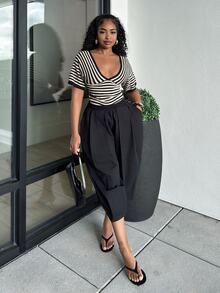 Alexandranx Vintage American Striped V-Neck Short Sleeve T-Shirt, Casual Versatile Loose Fit Top For Summer - Black and White - View 3