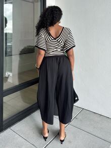 Alexandranx Vintage American Striped V-Neck Short Sleeve T-Shirt, Casual Versatile Loose Fit Top For Summer - Black and White - View 2