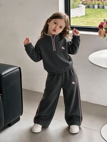 SHEIN Toddler Girls Preppy Embroidered Patch Half Zip Stand Collar Long Sleeve Wide Leg Pants Fleece Thick Sweatshirt Set Outfits Autumn 7th Birthday - Dark Grey - View 3