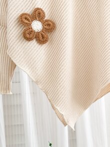 SHEIN Elladie kids 2件組女童幼兒套裝，溫柔復古風，3D鉤編花朵貼飾裝飾，高領蝙蝠袖長袖不對稱下擺上衣，搭配直條紋開衩喇叭褲，獨特時尚套裝，適合日常穿著、休閒聚會，秋冬季 - 卡其色 - 查看 5