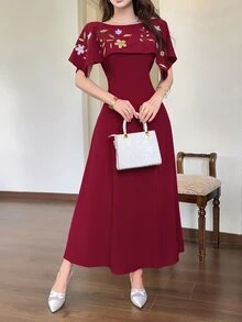 Feyla 女士花卉刺绣图案优雅收腰中长连衣裙，适合派对和各种场合 - 酒紅色 - 查看 5
