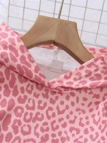 SHEIN 2件組少女粉色豹紋連帽衫與喇叭褲套裝，側條紋長袖上衣，休閒少女運動服 - 粉色 - 查看 4