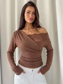 Aloruh Atasan Rajut Lengan Panjang Wanita dengan Leher Asimetris, Patchwork Renda, dan Pinggang Berkerut - Coklat - View 7