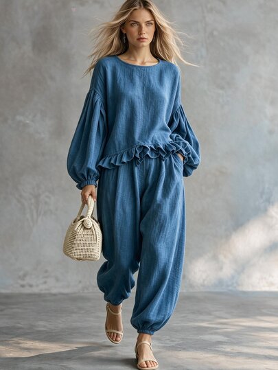 SHEIN طقم ملابس كاجوال نسائي من قطعتين، ملابس علوية بياقة دائرية وحافة مكشكشة وأكمام فانوس مع أساور مطاطية وبنطلون، بلون أزرق سادة منسوج بقصة فضفاضة متطابقة وسهلة التنسيق